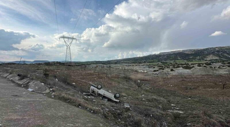 Uşak'ta Otomobilin Takla Atması Sonucu Sürücü Ağır Yaralandı 1