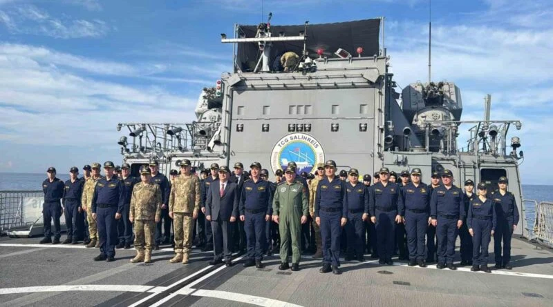 Yaşar Güler: Deniz Kuvvetleri Mavi Vatan'da Nefes Kesti - Tatbikatın Seçkin Gözlemci Günü 1