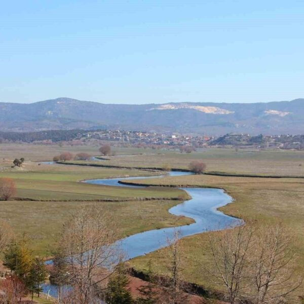 Yeşildağ Deliktaş bölgesindeki yalancı bahar manzarası-1