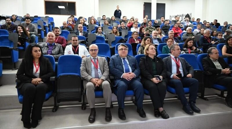 Zonguldak Bülent Ecevit Üniversitesi Rektörü Özölçer, Tıp Fakültesi 2024-2025 Akademik Yılı Genel Kurul Toplantısı'nda Konuştu 1