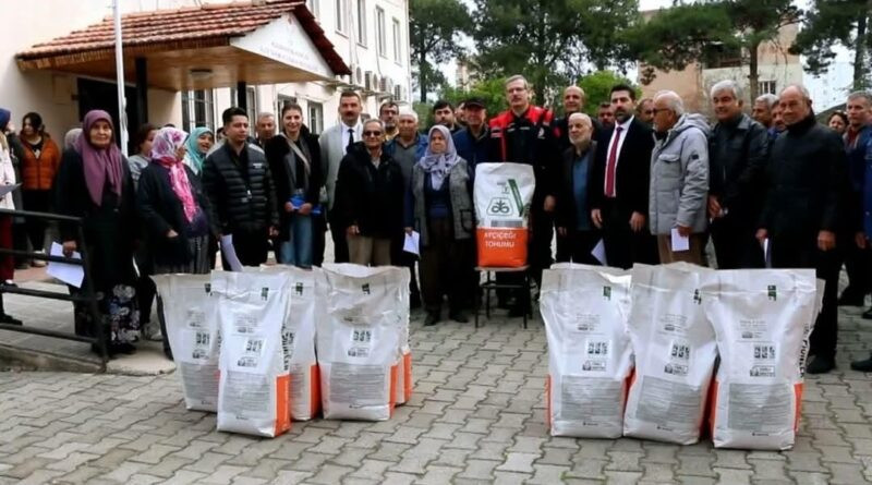 Adana'nın Kozan'ında 145 Çiftçiye Yüzde 75 Hibeli Ayçiçeği Tohumu Dağıtıldı 1