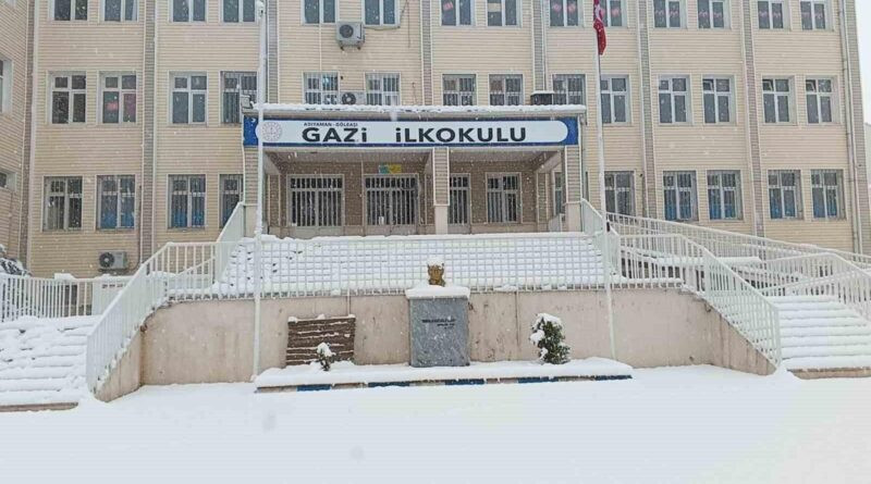 Adıyaman'da Kar Yağışı Nedeniyle Okullar Tatil Edildi 1