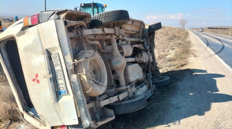 Afyonkarahisar'da Minibüs Kazasında 2 Yaralı 1