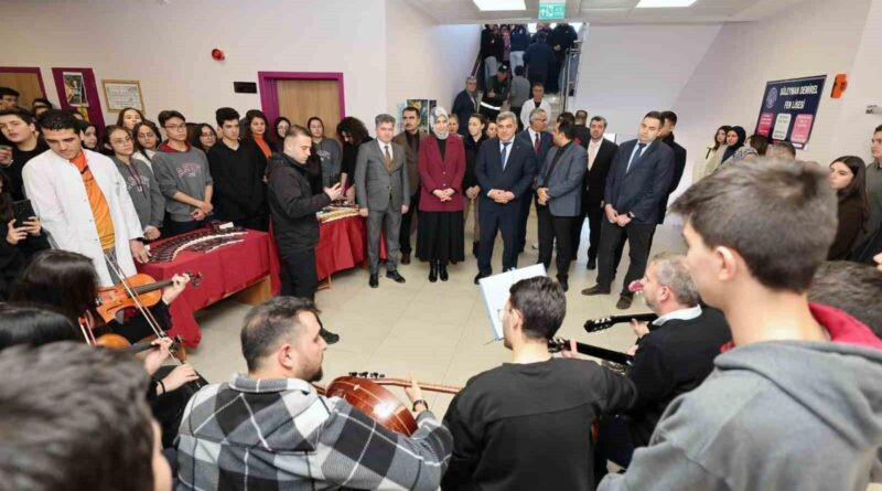 Afyonkarahisar Valisi Kübra Güran Yiğitbaşı Süleyman Demirel Fen Lisesi'ni Ziyaret Etti 1