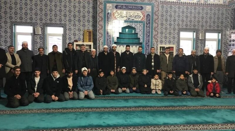 Ağrı Diyadin'de Şehirlerin Kalbi Camide Buluşalım Projesi ile Vatandaşlarla Çorba İkramı 1