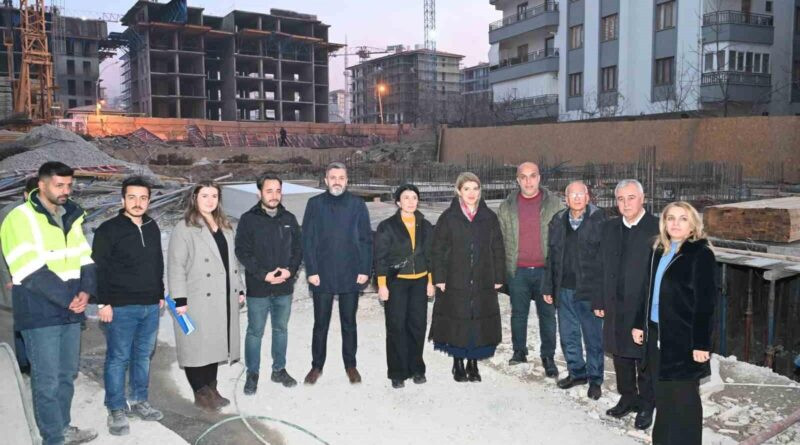 AK Parti Malatya Milletvekili İnanç Siraç Kara Ölmeztoprak, Zaviye Mahallesi Rezerv Alan Şantiyesini İnceledi 1