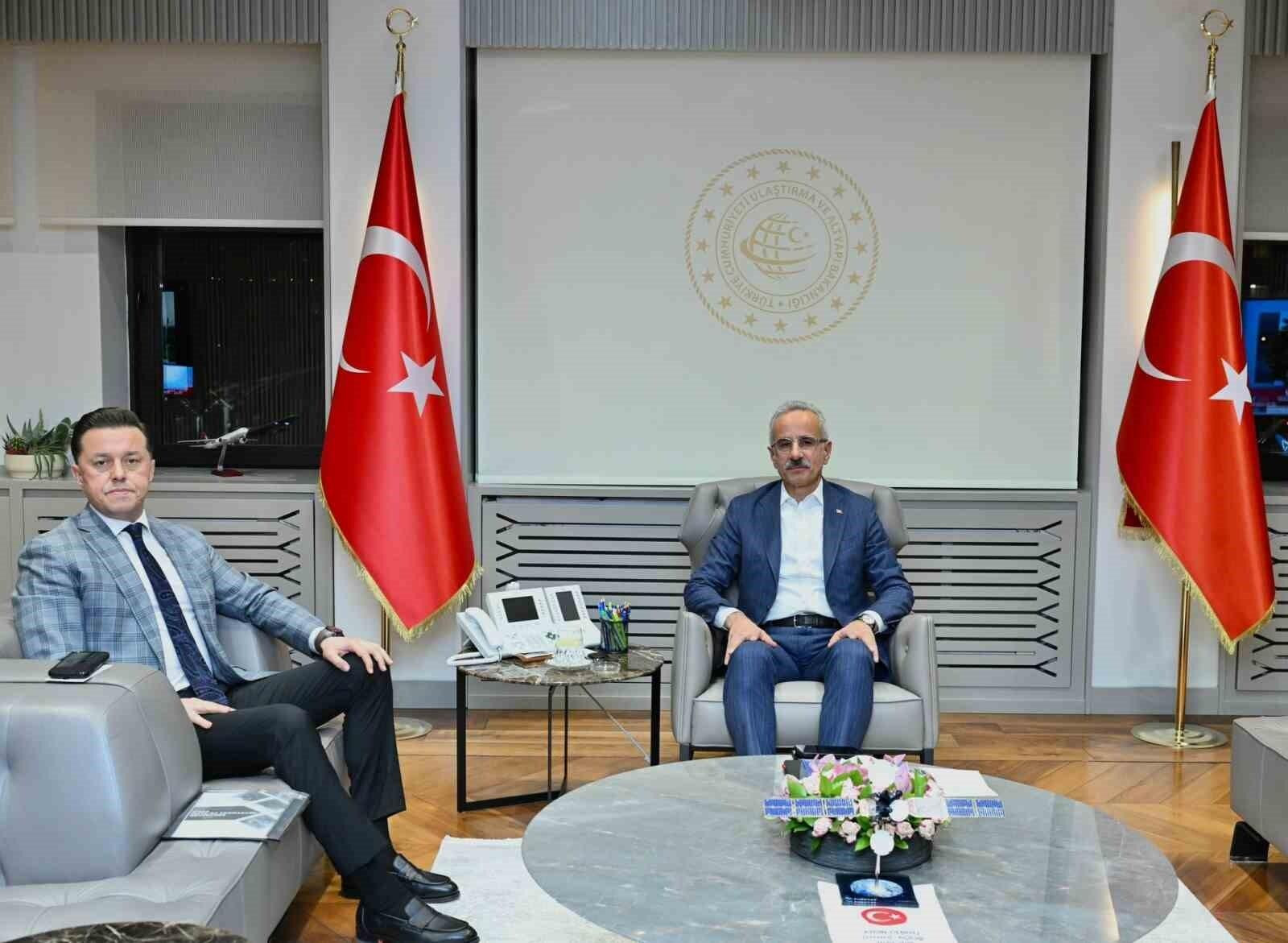 AK Parti Milletvekili Hatipoğlu, Ulaştırma Bakanı Uraloğlu’nu Ulaşım Konuları Üzerinde Ziyaret Etti