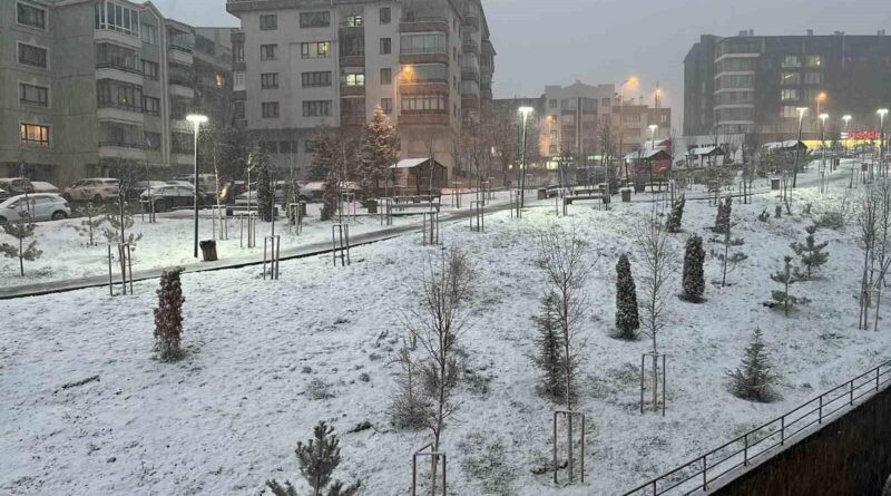 Ankara'da Yoğun Kar Yağışı, Şehir Beyazla Kaplandı 1