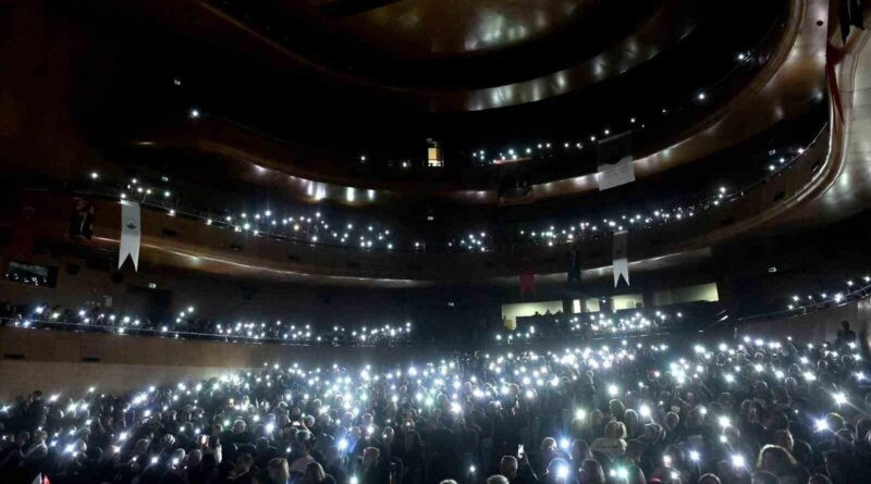 Antakya Medeniyetler Korosu, Bursa'da Deprem İkinci Yıl Anısına Konser Verdi 1