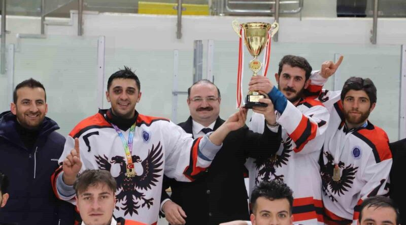 Atatürk Üniversitesi, Erzurum'da Üniversiteler Kış Spor Oyunları Buz Hokeyi Türkiye Şampiyonasında Zafer 1