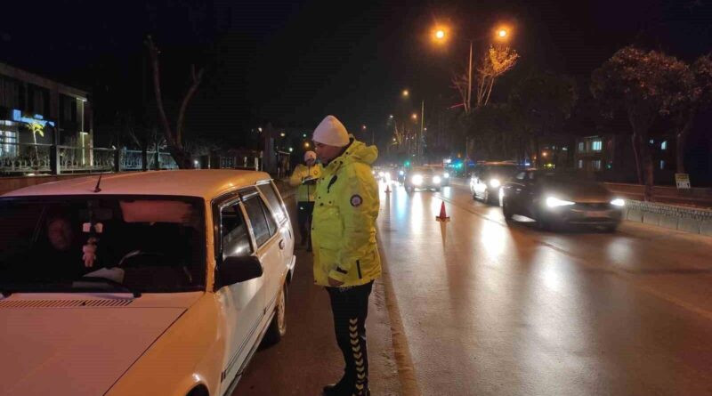 Aydın'da Trafik Uygulaması: Ehliyetsiz, Muayenesiz ve Alkollü Sürücülere İşlem 1