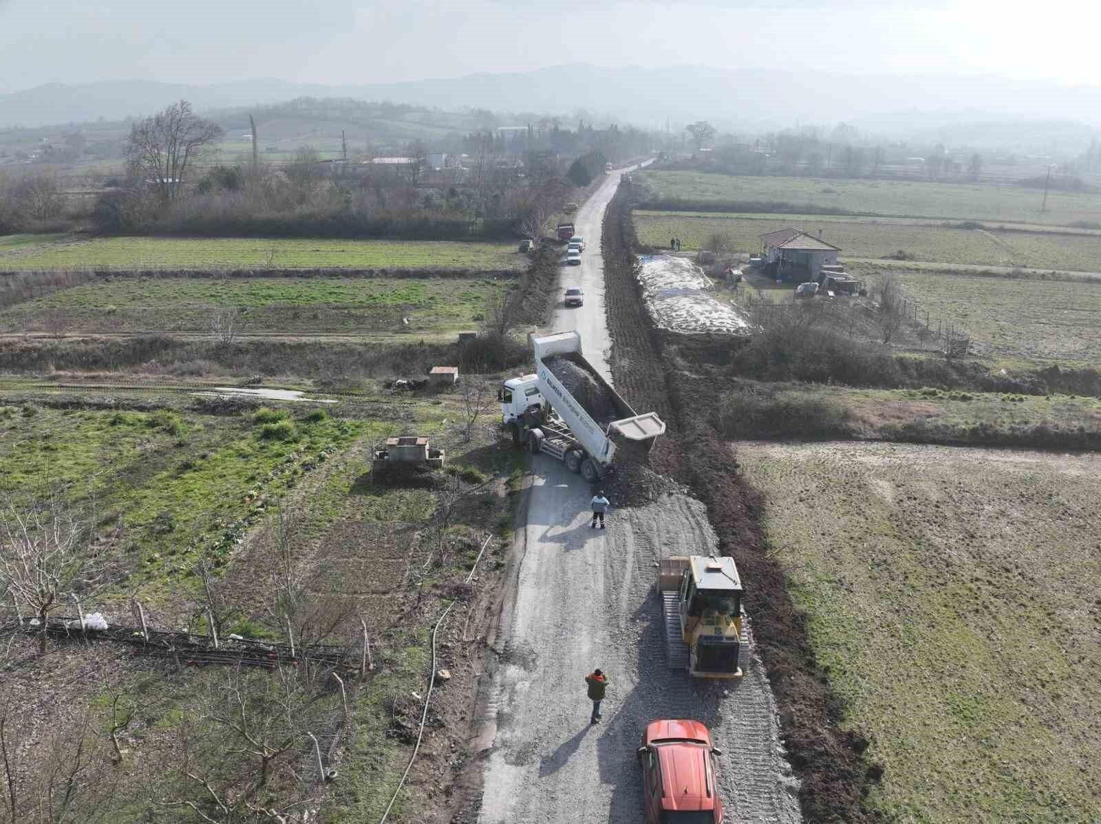 Balıkesir Büyükşehir Belediyesi Gönen’de Yolu Genişletiyor