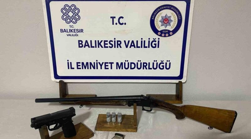 Balıkesir'de Oto Galeri Önünde Silahlı Saldırı: 3 Şüpheli Gözaltına Alındı 1