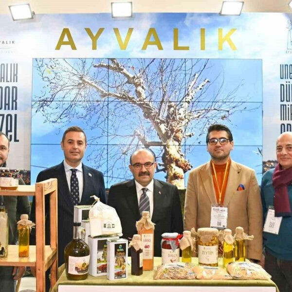 Balıkesir yöresel ürünlerinin sergilendiği stand-3