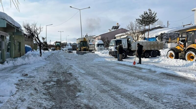 Bayburt Demirözü ve Aydıntepe'de Yoğun Kar Temizleme Çalışmaları 1