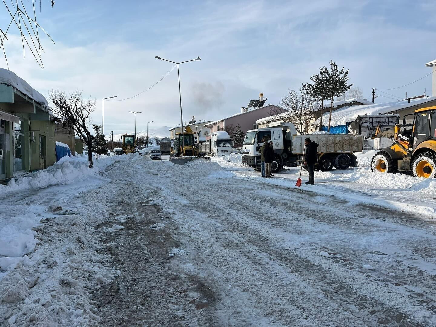 Bayburt Demirözü ve Aydıntepe’de Yoğun Kar Temizleme Çalışmaları