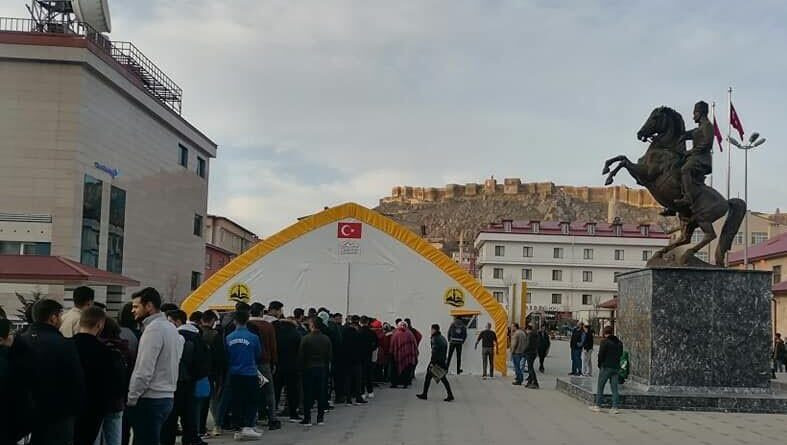 Bayburt'ta Iftar Sofrası Eski Halk Eğitim Merkezi'nde 1