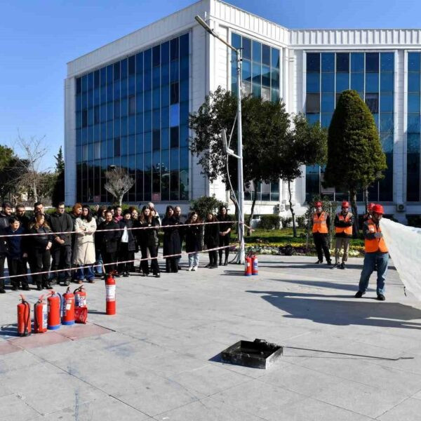 Belediye personeline yangın söndürme eğitimi-1