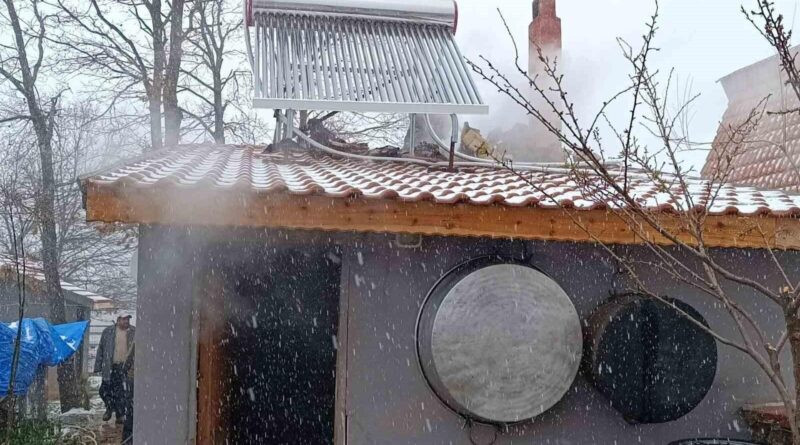 Bilecik Pazaryeri'nde At Çiftliğinde Yangın 1