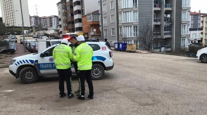 Bilecik'te Kamyonet ile Otomobil Çarpışması Sonucu 2 Kişi Yaralı 1