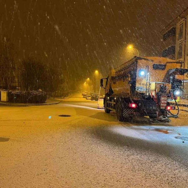 Bilecik'te kar yağışı nedeniyle trafik