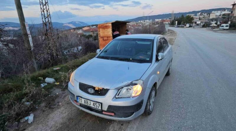 Bilecik'te Seyir Halindeki Otomobilin Çarpması Sonucu Yaya Ağır Yaralendi 1