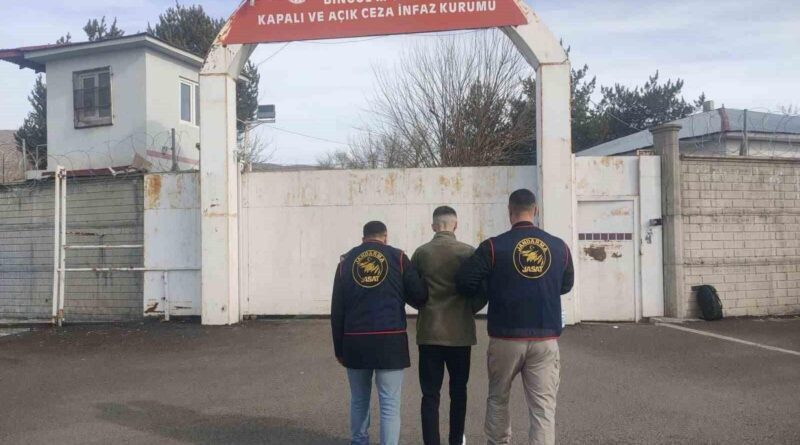 Bingöl'de Jandarma, Dolandırıcılık ve Uyuşturucu Suçu Yaptığı İddiasıyla 1 Şüpheliyi Tutukladı 1