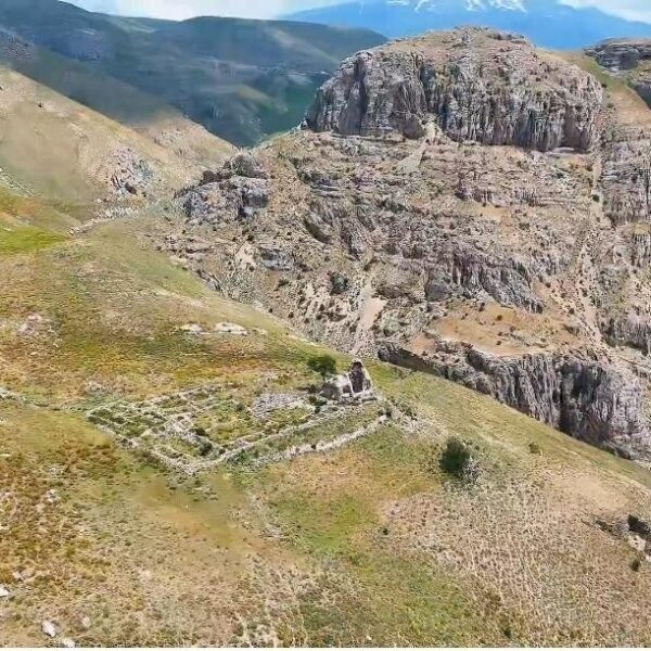 Bitlis Adilcevaz'ın doğal güzellikleri havadan-3