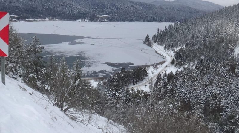 Bolu Abant Gölü, Soğuk Havada Buz Tuttu 1