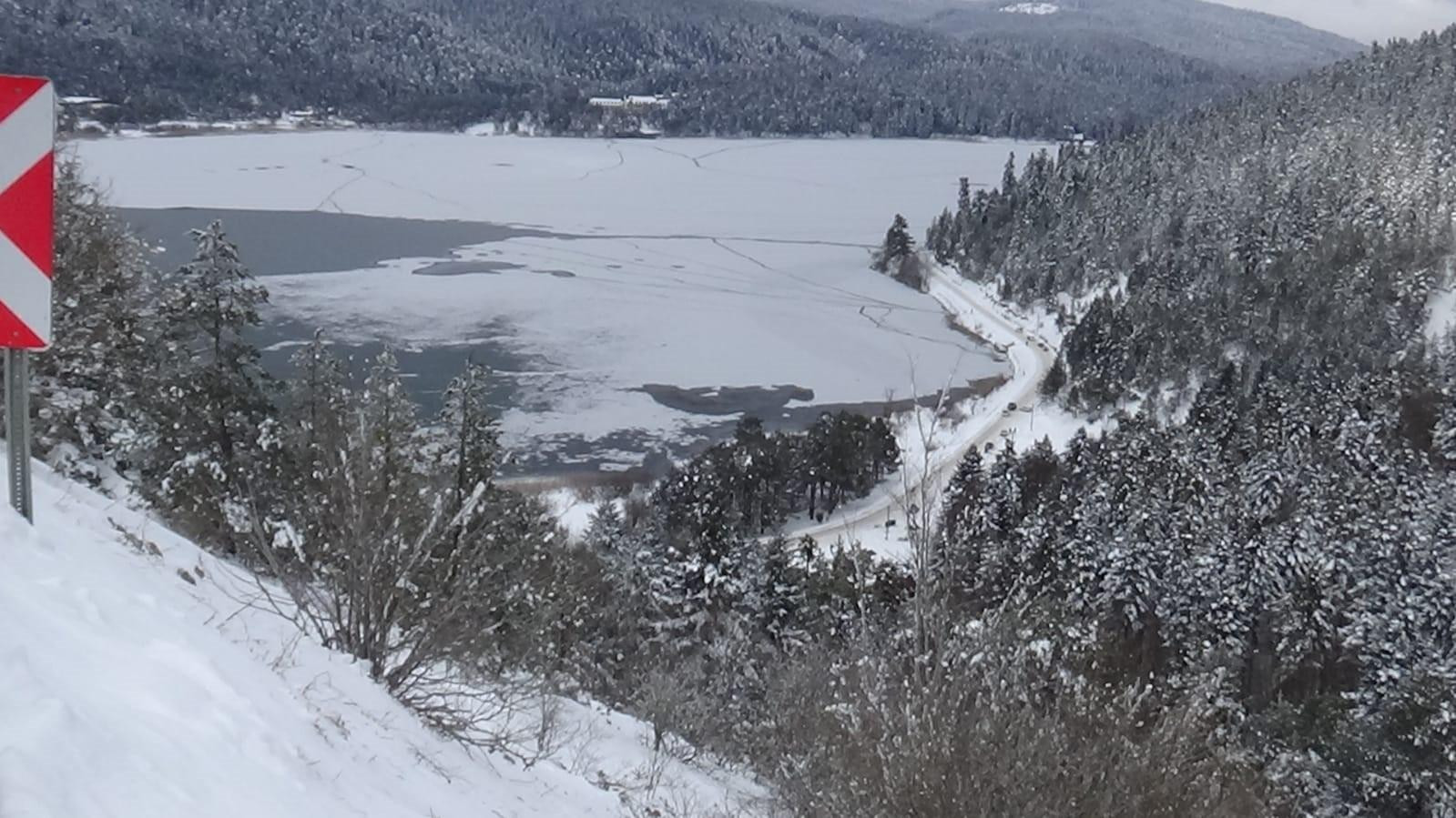 Bolu Abant Gölü, Soğuk Havada Buz Tuttu