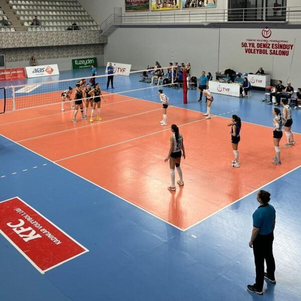 Bozüyük Belediyesi voleybol takımı deplasmanda-1