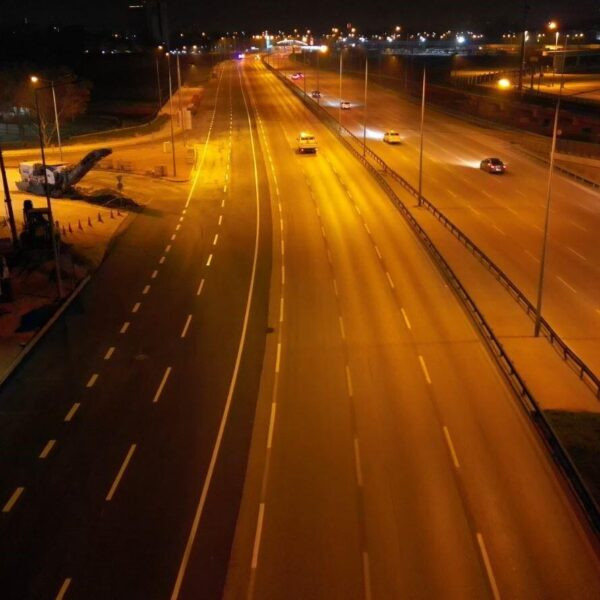 Bursa Büyükşehir Belediyesi ekiplerinin yol genişletme çalışmalarında kullanmış olduğu iş makinaları-5