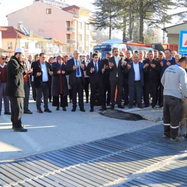 Çameli Belediyesi'nin hizmet kapasitesi artırmak için aldığı 3 yeni araç.-4