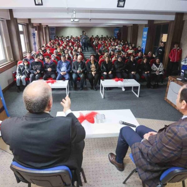 Canik Belediye Başkanı İbrahim Sandıkçı, öğrencilerle buluşuyor.-1