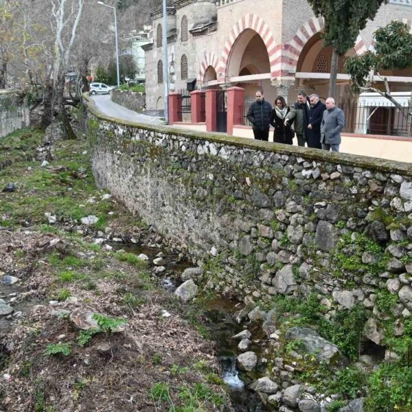 Çaybaşı Deresi'nde güvenlik kamerası kurulumu çalışması.-4