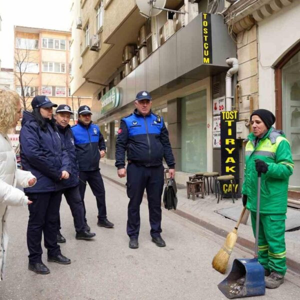 Çevre kirliliğiyle mücadele eden zabıta ekipleri.-4