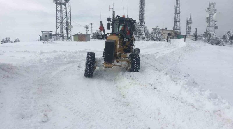 Çorum'da Yoğun Kar Yağışı Sonrası 83 Köyde Küreme Çalışması 1