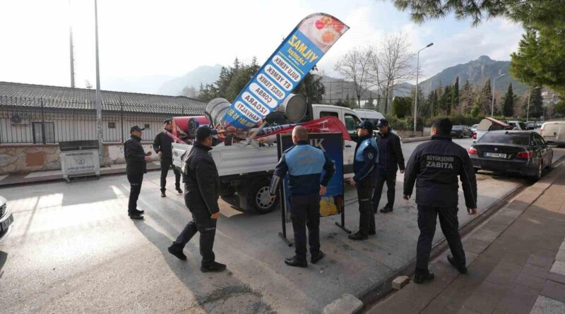 Denizli Belediyesi, Kaldırım İşgallerine Karşı Denetim İşlemleri Yaptı 1