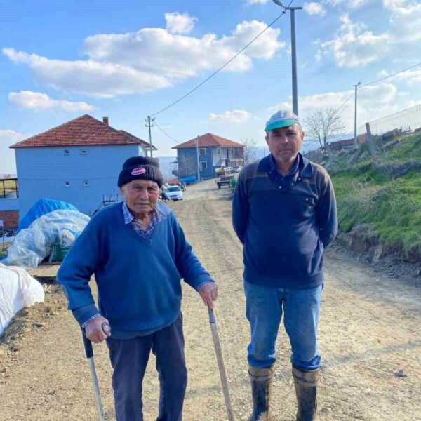 Denizli Büyükşehir Belediyesi'nin yol çalışmalarıyla çiftçilerin rahatlaması