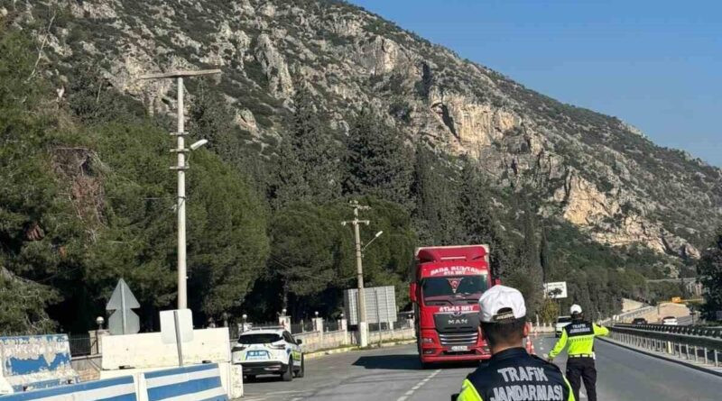 Didim'de Havadan Trafik Denetimi; 7 Sürücü Ceza Yedi 1