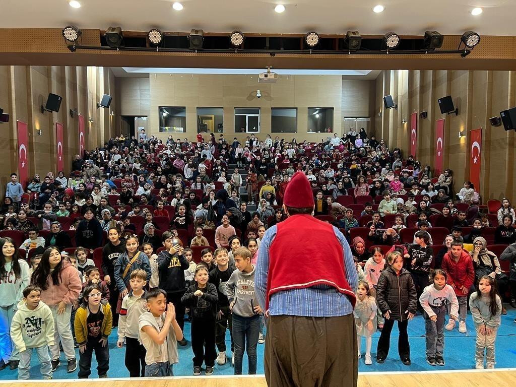 Dilovası Belediyesi, Yarıyıl Tatili İçin Çocuklara Unutulmaz Etkinlikler Düzenledi