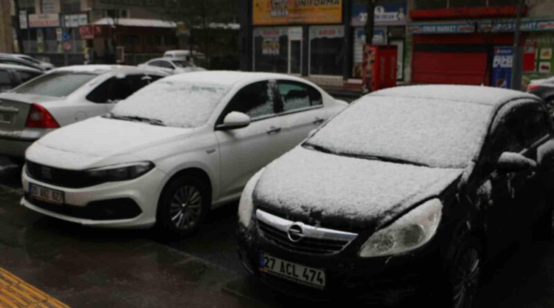 Diyarbakır'da Günlerdir Beklenen Kar Yağışı Başladı 1