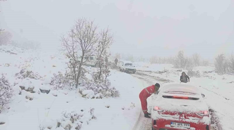 Diyarbakır Eğil Belediyesi Kar Yağışı Nedeniyle Mahsur Kalan Vatandaşı Hastaneye Ulaştırdı 1