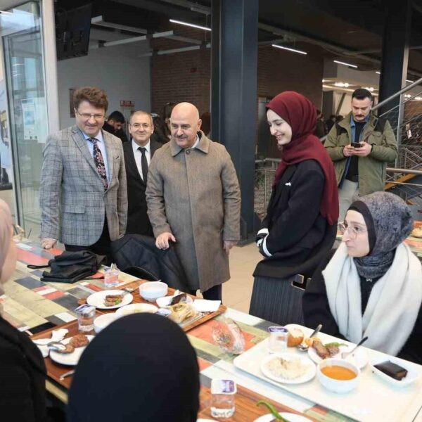 Düzce Üniversitesi yemekhanesinde sunulan yöresel yemekler-1