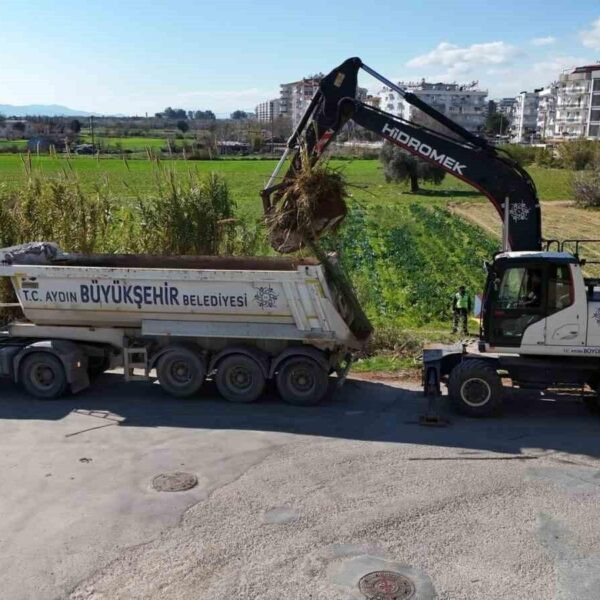 Efeler Bulvarı'nda yol yapım çalışmaları-1