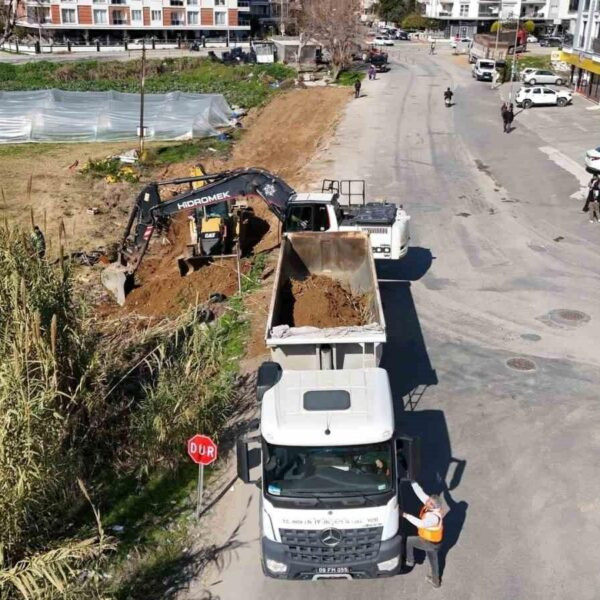 Efelerli vatandaşlar yol yenileme çalışmalarından memnun-3