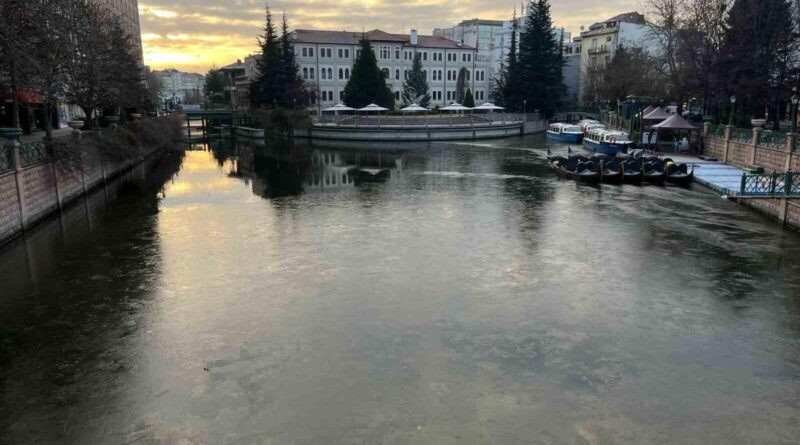 Eksi 6 Dereceyle Porsuk Çayı Buzladı 1