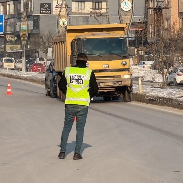 Eksik emniyet kemeri nedeniyle cezai işlem uygulanan araç-2