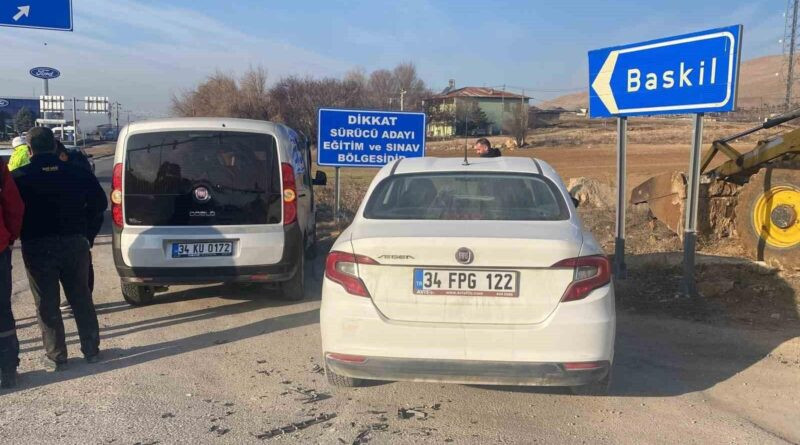 Elazığ'da Trafik Kazasında 2 Kişi Yaralandı 1