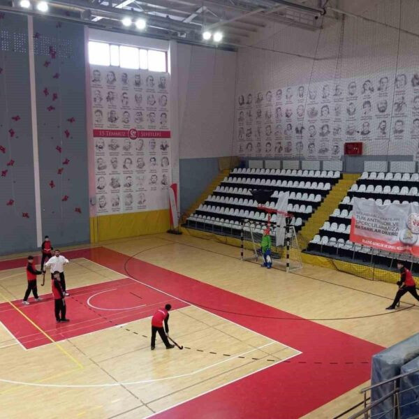 Elazığ Gençlik Spor Kulübü hokey takımı antrenmanı-1